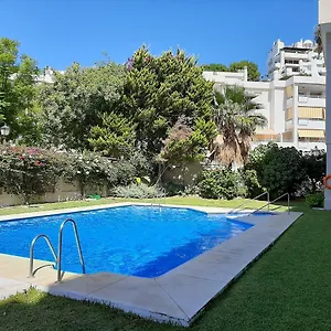 Lola Y Manuela: Beachfront Oasis With Sea-view Terrace Apartment Torremolinos